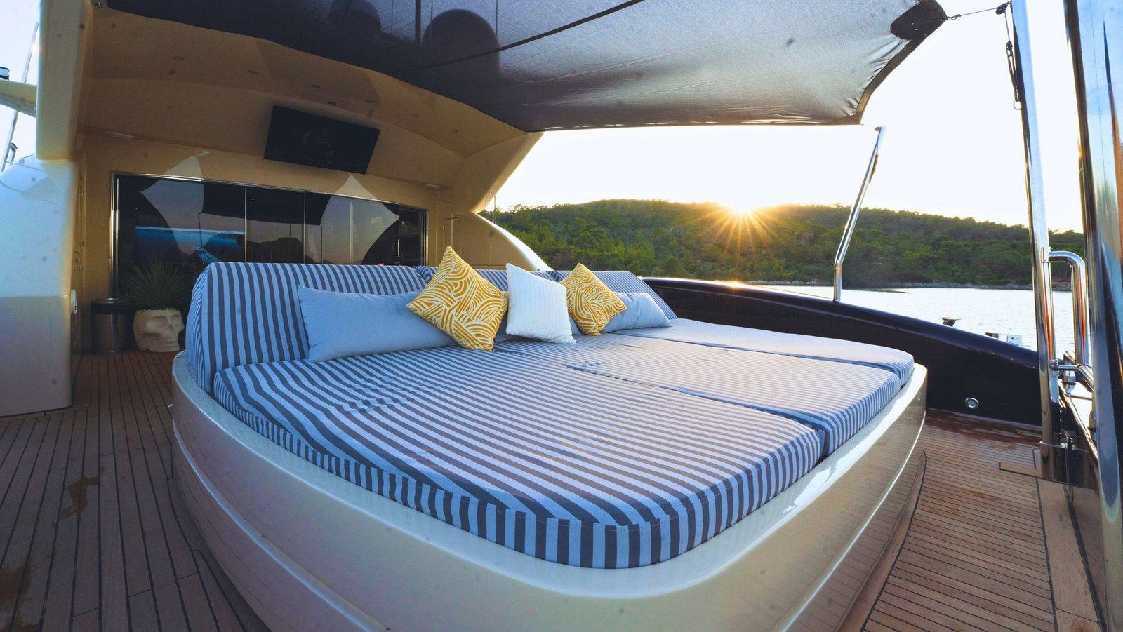 Aft deck lounge bed on LUX-KYN yacht charter in Bodrum