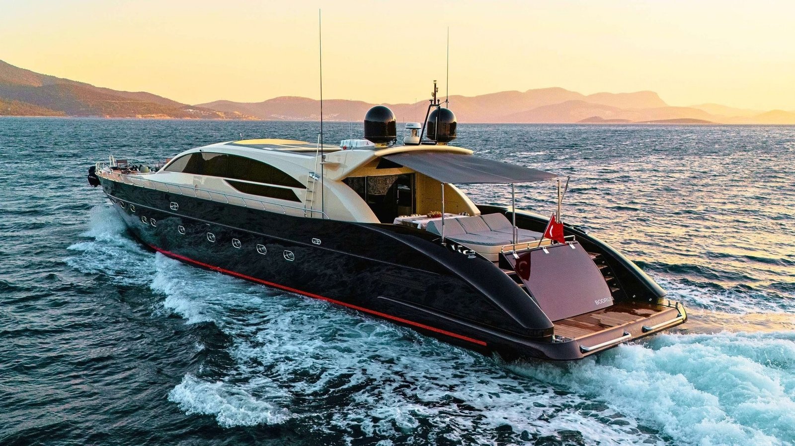 LUX-KYN luxury overnight yacht charter in Bodrum