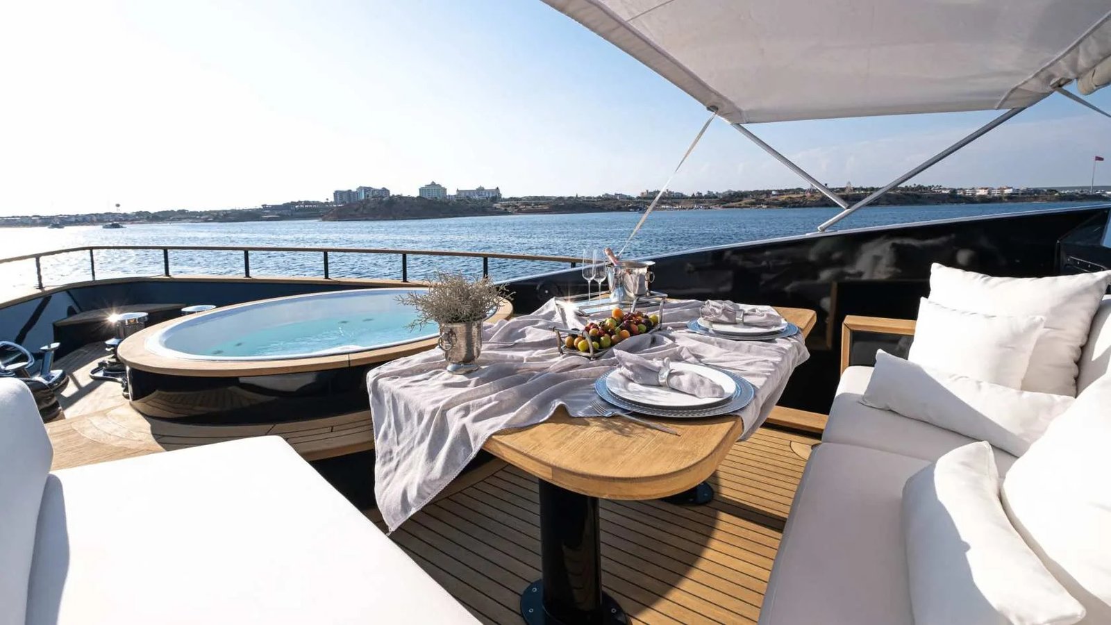 Front deck Jacuzzi aboard LUX40M yacht